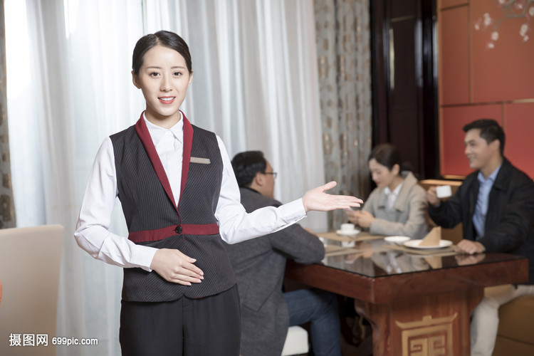 酒店服務員形象與禮儀服務的重要性與實踐